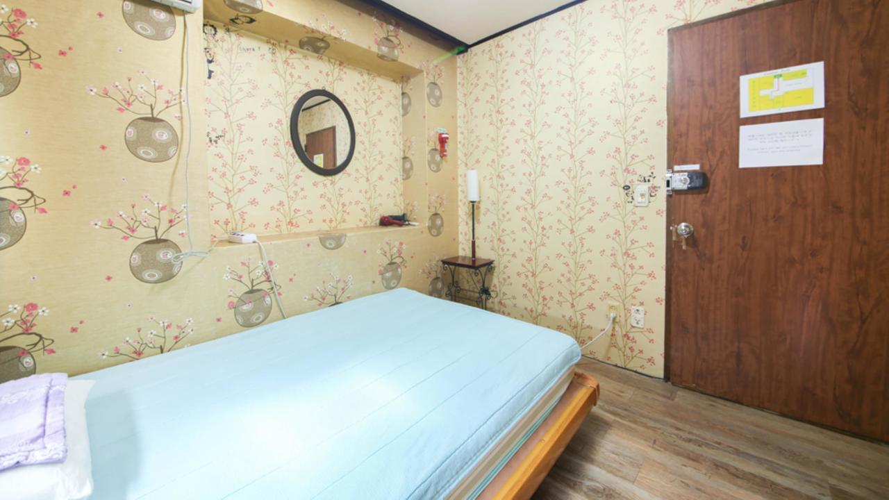 Comeinn Guesthouse Hongdae - Female Only Seoul Exteriör bild