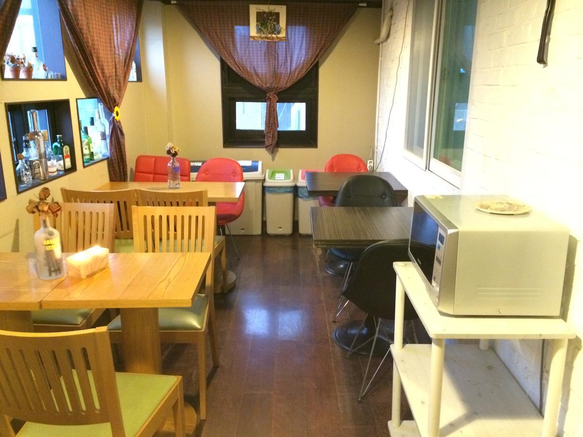 Comeinn Guesthouse Hongdae - Female Only Seoul Exteriör bild