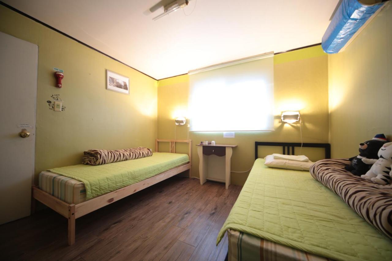 Comeinn Guesthouse Hongdae - Female Only Seoul Exteriör bild