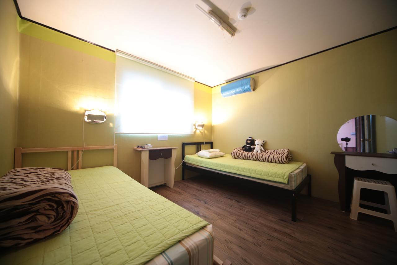 Comeinn Guesthouse Hongdae - Female Only Seoul Exteriör bild